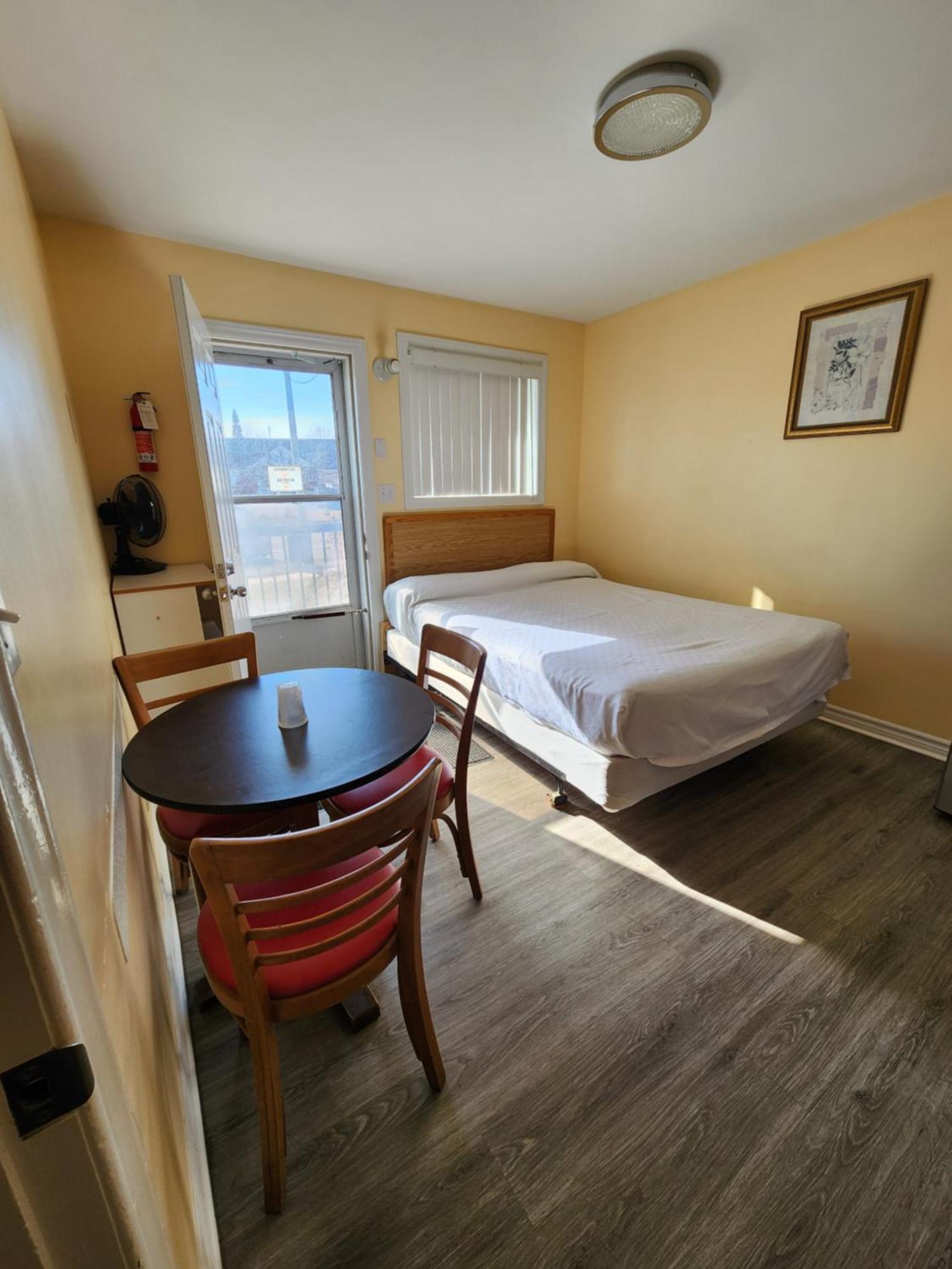 Sunparlor Motel Лімінґтон Екстер'єр фото