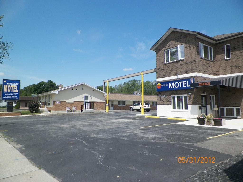 Sunparlor Motel Лімінґтон Екстер'єр фото